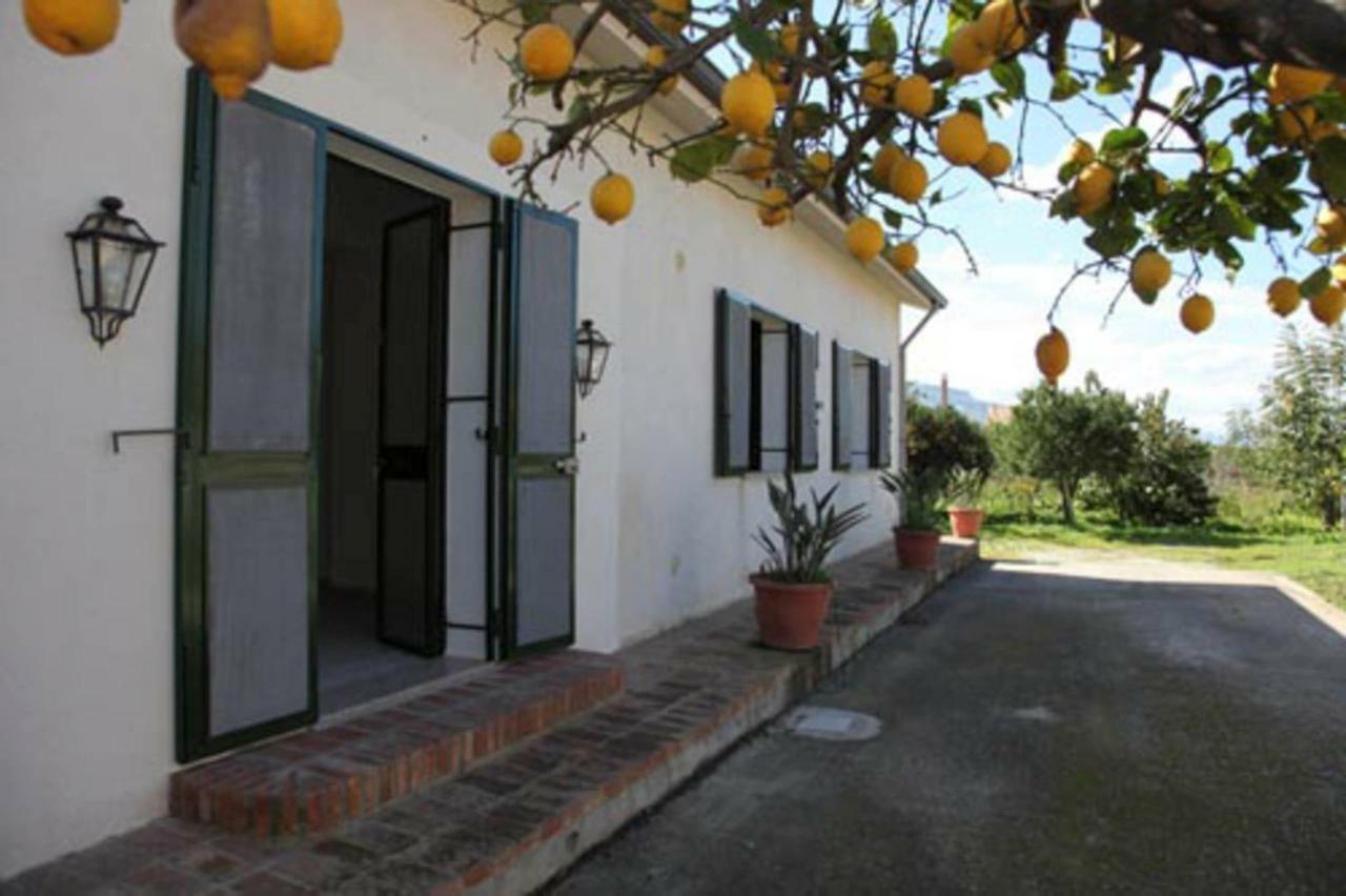 La casa tra i limoni Villa SantʼAgata di Militello Esterno foto